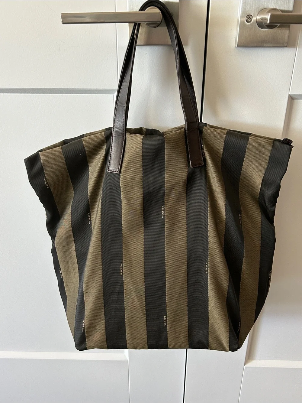 Fendi Pequin Foldable Tote | w/ Insert| Zip Top | Classic Stripe - Picture 2 of 16